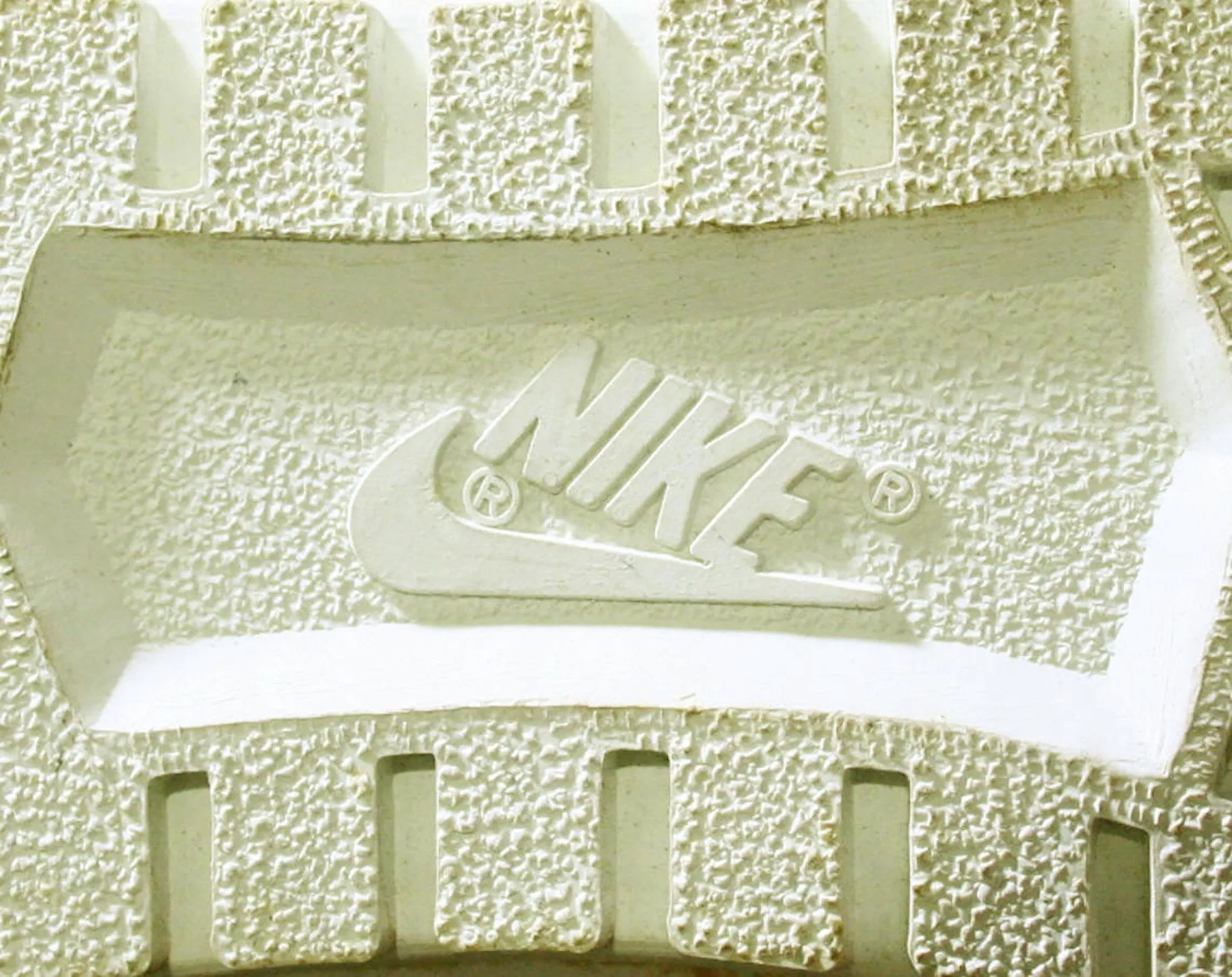 Size 8.5 Sneakers - White Nike Ladies Tennis Shoes - 8 1/2 Casual 1990s Flats - Sporty Preppie 80s 90s Summer Leather with Lace Up - NOS